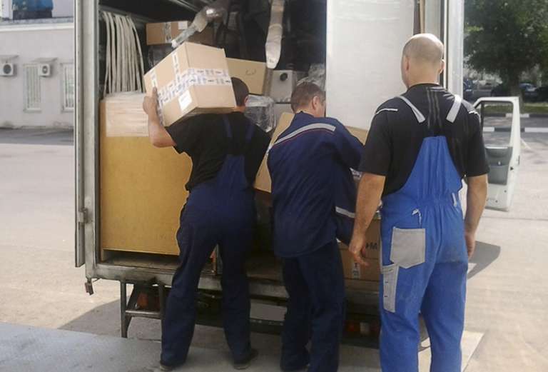 Доставка транспортной компанией личных вещей коробок холодильника шкафа из Красного Октября в Сланцы